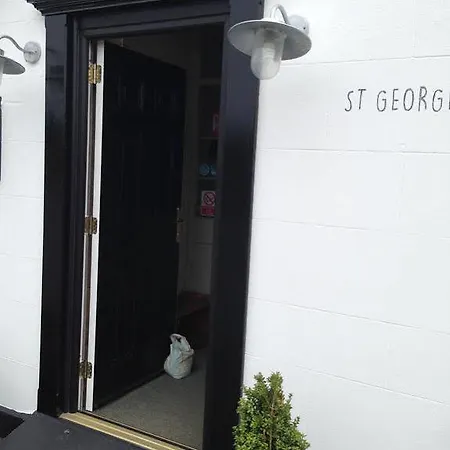 Pensión St George's Country House 4*